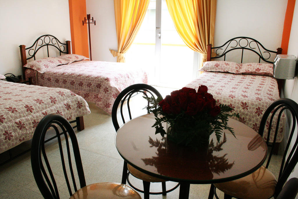 ميديلين Hotel Normandia الغرفة الصورة